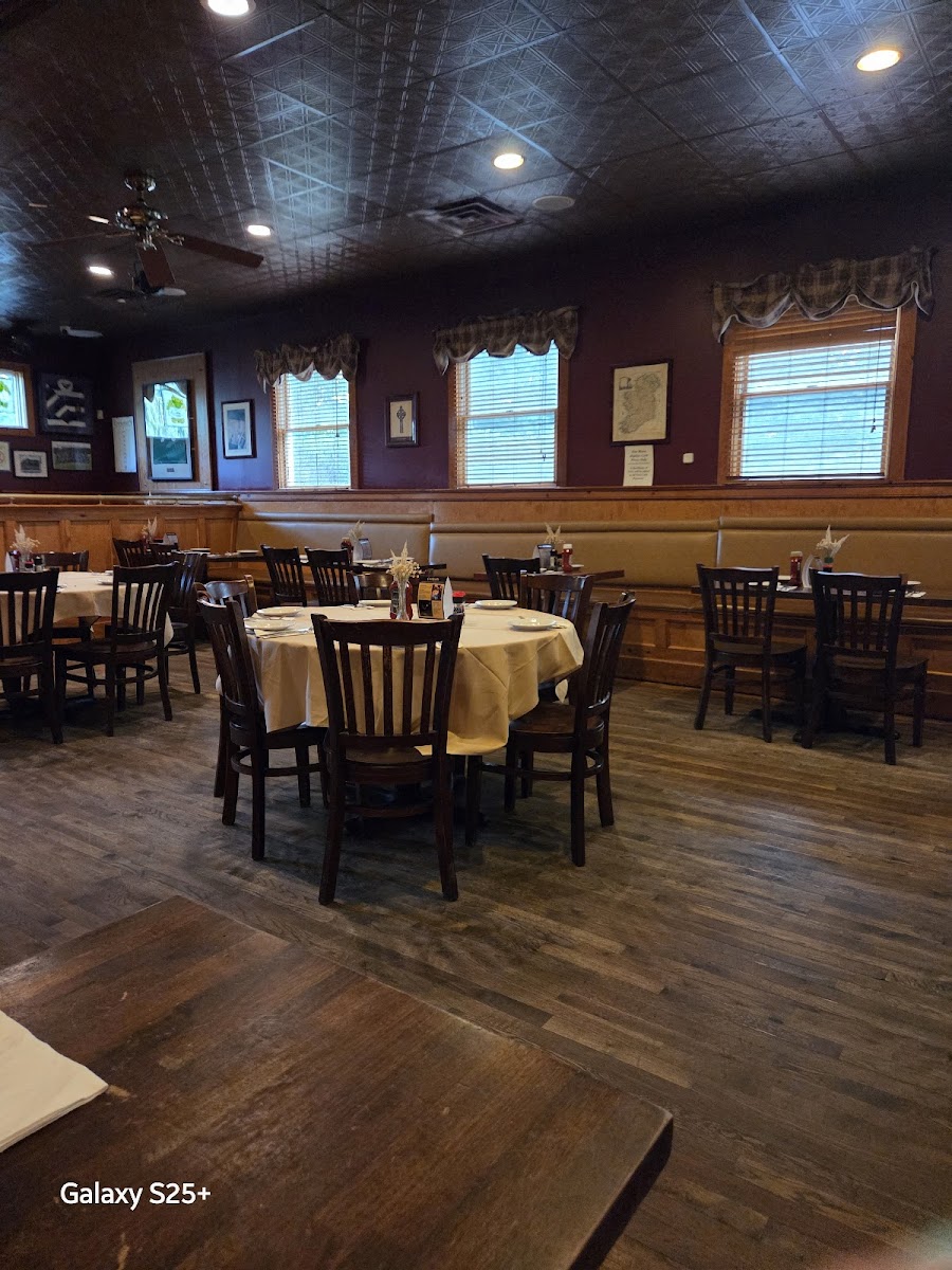 Buckleys Inn Between